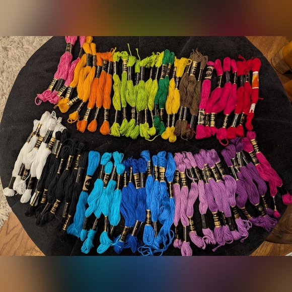 Colorful Embroidery Thread Lot 68x 8m Skiens Solid Colours 100% cotton. - Picture 4 of 5